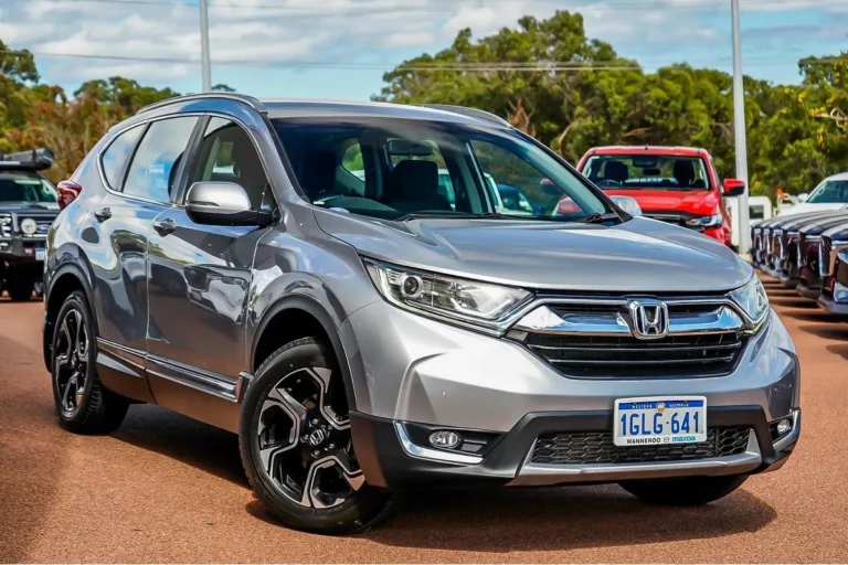 2017 Honda CR-V front angle