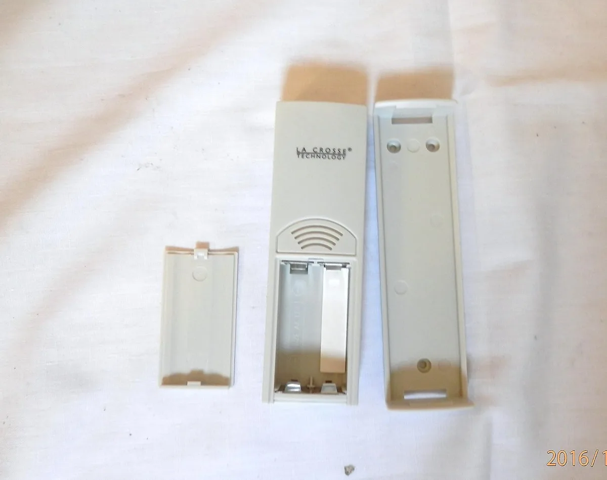 2x AA battery operation (alkaline or lithium)