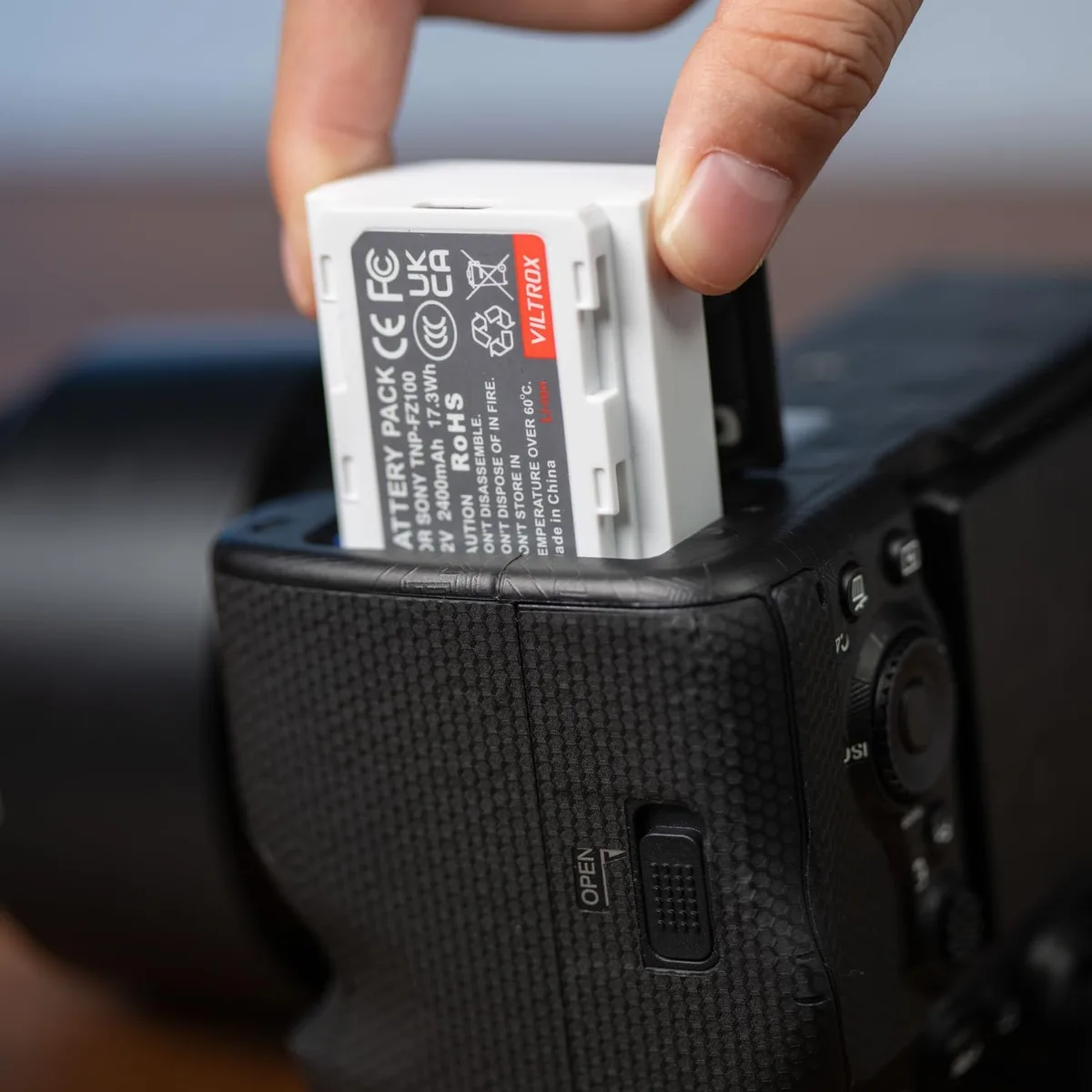 battery insertion orientation