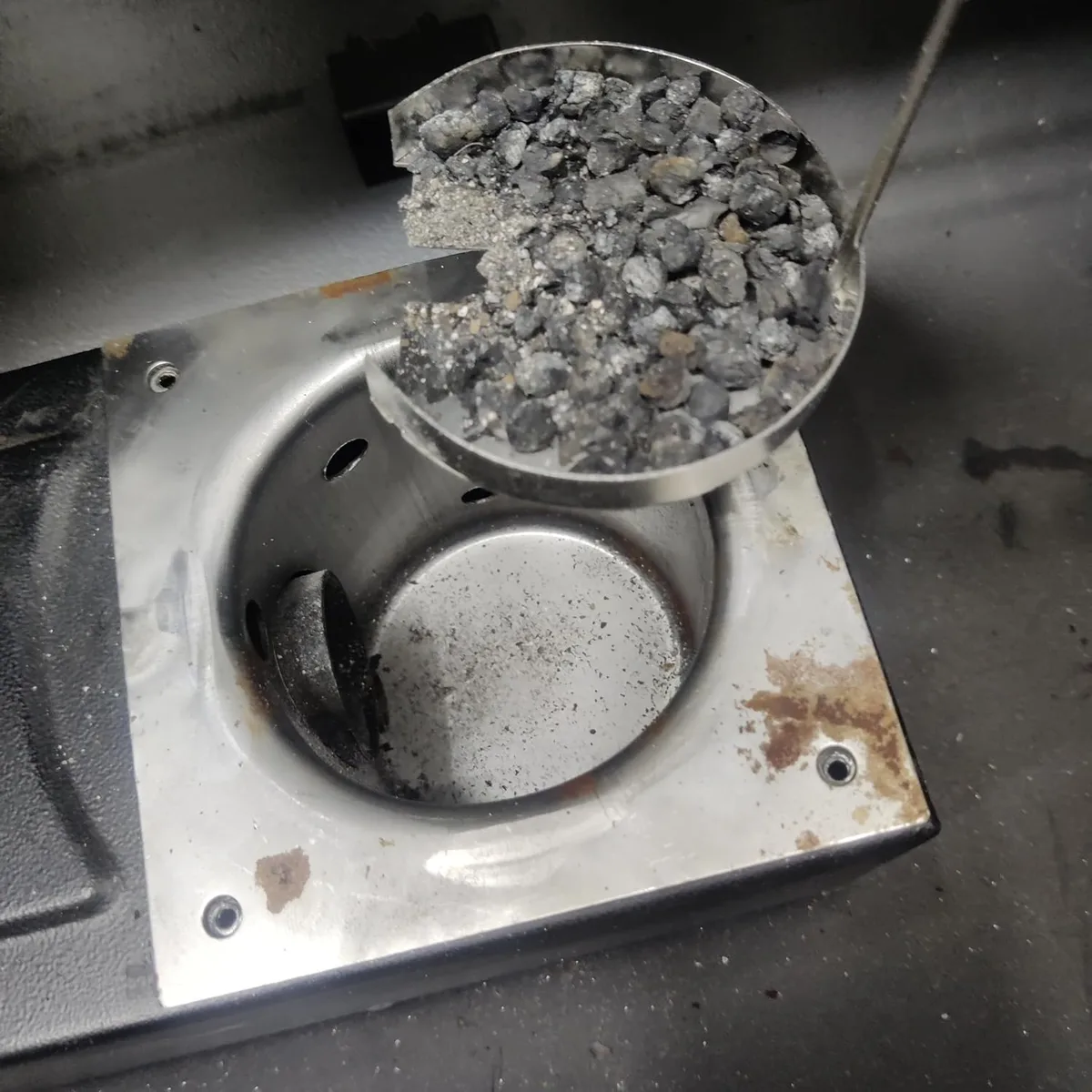 burn pot cleaning