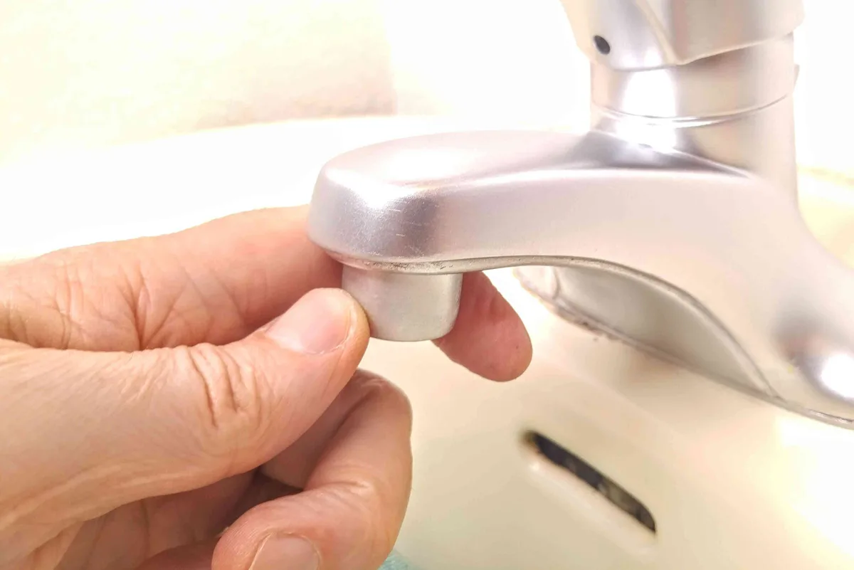faucet aerator water flow test