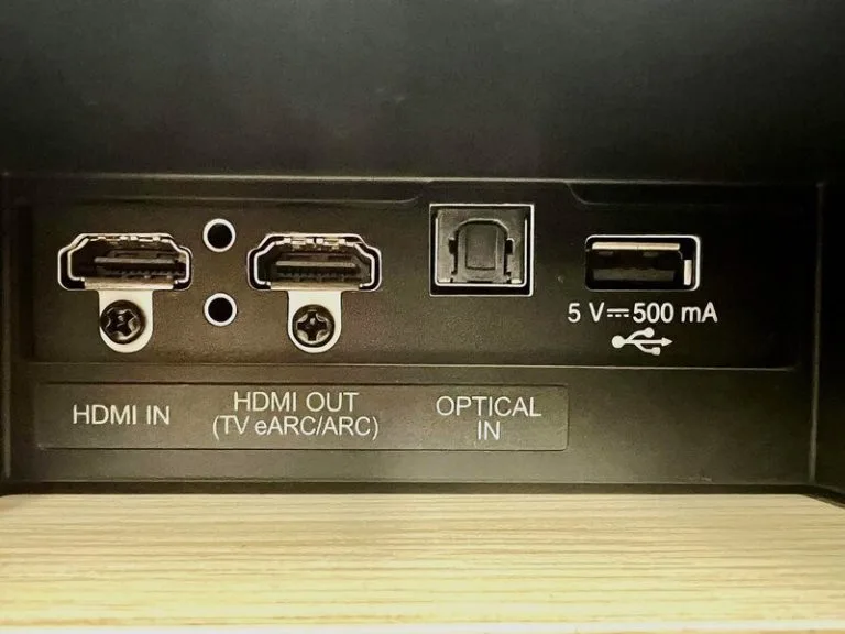 HDMI cable seating
