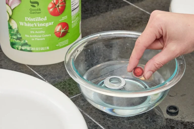 How To Clean Faucet Head With Vinegar And Baking Soda