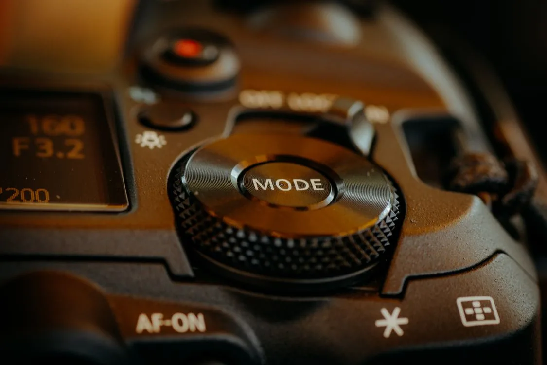 how to reset a DSLR camera