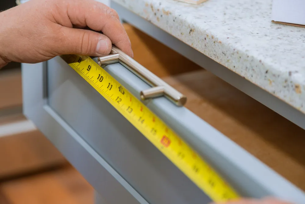 Linear feet of base cabinets