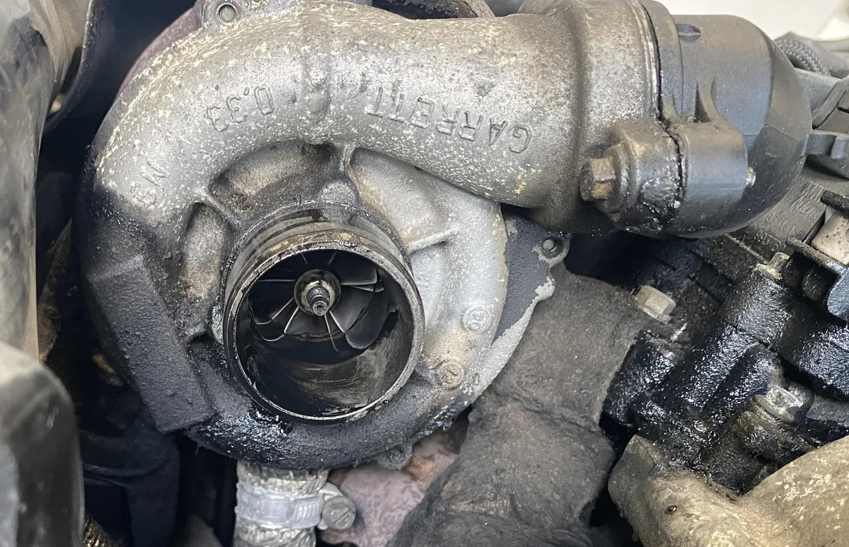 Oil consumption turbo seal